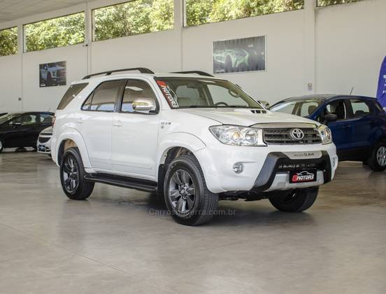 TOYOTA HILUX SW4 3.0 SRV 4X4 16V TURBO INTERCOOLER DIESEL 4P AUTOMÁTICO